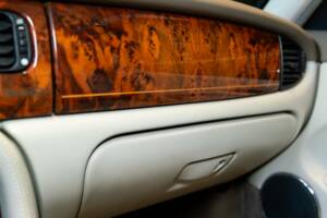 Bild 49/50 von Daimler Super V8 (1997)