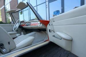 Image 16/50 of Mercedes-Benz 230 SL (1964)