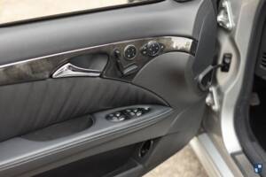 Image 20/72 of Mercedes-Benz E 55 AMG (2002)