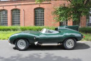Image 2/16 of Jaguar D-Type (1964)