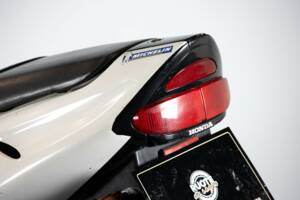 Bild 18/44 von Honda DUMMY (1999)