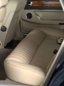 Bild 33/37 von Jaguar Sovereign 3.6 (1988)