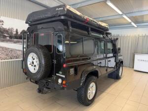 Bild 5/11 von Land Rover Defender 110 Crew Cab SE (2009)
