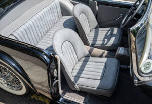Image 20/28 of Daimler SP 250 (1961)