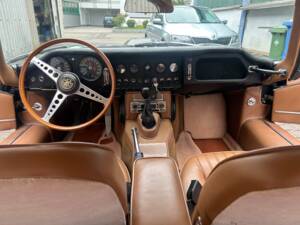 Image 11/39 de Jaguar Type E 4.2 (1966)