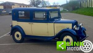 Image 3/10 of Renault Monaquatre (1932)