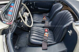 Image 14/38 de Mercedes-Benz 300 SL Roadster (1961)