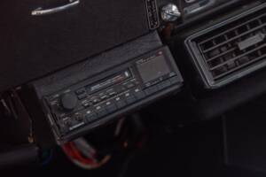 Image 43/50 de Jaguar Type E V12 (2+2) (1973)