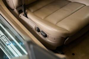 Immagine 38/50 di BMW 850i (1990)