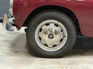 Image 13/50 of Volvo P 210 Duett (1962)