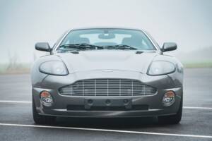 Image 3/23 of Aston Martin V12 Vanquish (2003)
