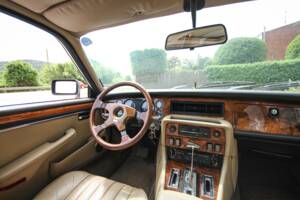 Image 34/44 of Jaguar XJ 12 (1990)