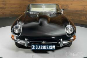 Afbeelding 3/8 van Jaguar E-Type (1967)