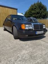 Image 7/23 of Mercedes-Benz 500 E (1992)