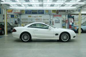 Image 16/50 of Mercedes-Benz SL 55 AMG (2003)