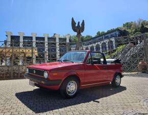 Afbeelding 38/50 van Volkswagen Golf Mk I Convertible 1.1 (1981)
