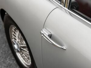 Bild 21/39 von Aston Martin DB 5 Vantage (1964)