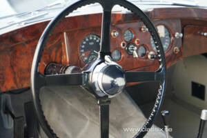 Immagine 6/22 di Jaguar XK 120 FHC (1952)