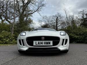 Image 28/50 of Jaguar F-Type (2014)