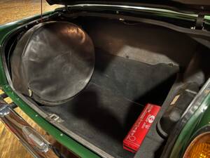 Image 22/28 of Rover 3500 S (1974)