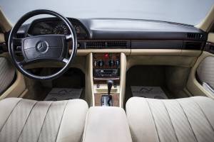 Immagine 10/29 di Mercedes-Benz 420 SE (1989)