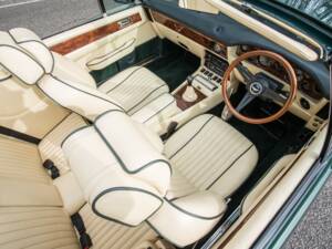 Bild 7/70 von Aston Martin V8 Vantage Volante X-Pack (1989)