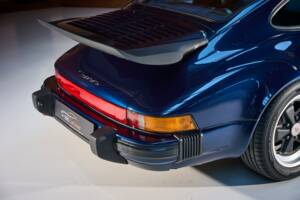 Bild 30/34 von Porsche 911 Carrera 3.2 (1985)