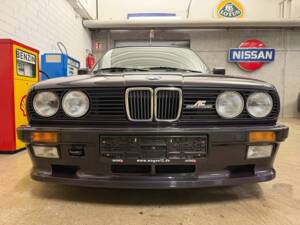 Image 3/18 of BMW 325i (1986)