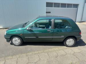 Bild 11/24 von Renault Clio I 1.2 (1995)