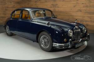Image 3/19 of Jaguar Mk II 3.8 (1962)