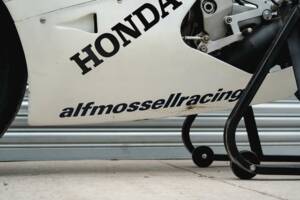 Bild 23/50 von Honda RS 250 RF (1993)