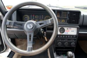 Image 30/47 of Lancia Delta HF Integrale (1988)