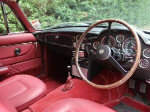 Imagen 8/18 de Aston Martin DB 6 (1966)