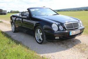 Bild 8/42 von Mercedes-Benz CLK 430 (2002)