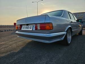 Image 15/100 of Mercedes-Benz 500 SEL (1983)
