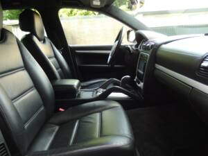 Imagen 55/97 de Porsche Cayenne Turbo (2007)