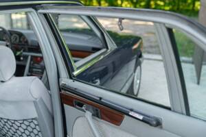 Image 46/50 of Mercedes-Benz 500 SEL (1985)