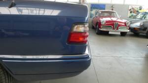 Afbeelding 30/40 van Mercedes-Benz E 420 (1993)