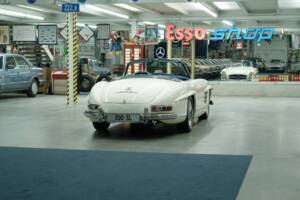 Bild 17/50 von Mercedes-Benz 300 SL Roadster (1959)