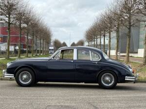 Image 3/25 of Jaguar Mk II 3.4 (1960)