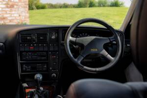 Image 56/75 of Lotus Carlton (1991)