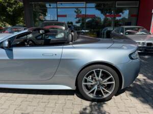 Image 6/43 of Aston Martin V8 Vantage S (2017)