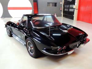 Image 8/15 of Chevrolet Corvette Sting Ray Convertible (1965)