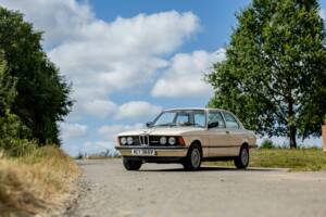 Image 17/48 of BMW 320/6 (1980)