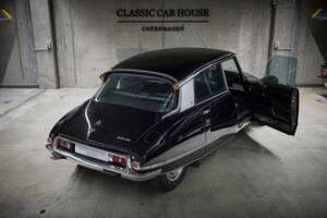 Image 36/97 of Citroën DS 20 Chapron (1972)