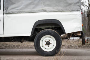 Bild 40/98 von Land Rover Defender 110 Td5 (1999)