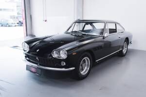 Image 15/100 of Ferrari 330 GT 2+2 (1965)