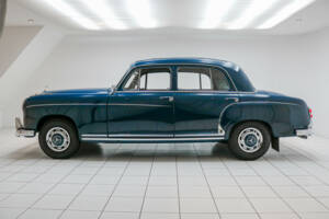 Bild 2/18 von Mercedes-Benz 220 SE (1958)