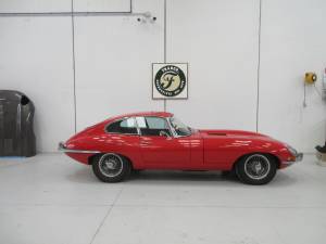 Afbeelding 22/30 van Jaguar E-Type 4.2 (1966)