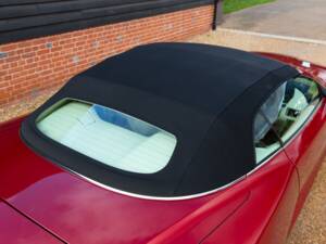 Afbeelding 29/81 van Aston Martin DB 9 Volante (2015)